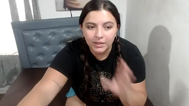 Chat +18 de sarah_aguilar ao vivo