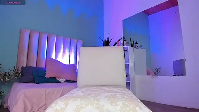 XXX chat uživo modela Holly_Wold