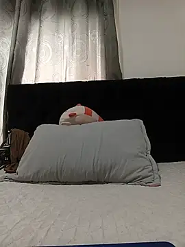 tata_sanz_'s Live XXX Chat