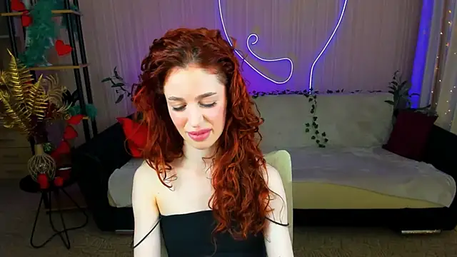 ChristinaConteeree Chat XXX live