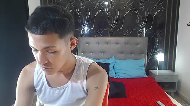 PhillipCox's Webcam Show