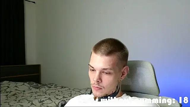 DENIS_HERE live XXX chat
