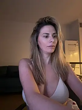 Show modela abbyxluv na web-kameri