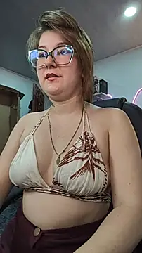 HunnyyLove webkamerás műsora