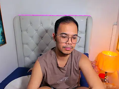 AsianZero 现场XXX聊天