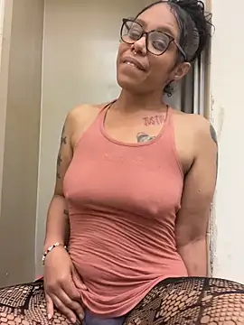 XXX chat uživo modela Desirae_Luciano