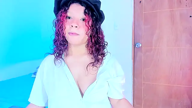 Chat +18 de Emily_Coper18 ao vivo