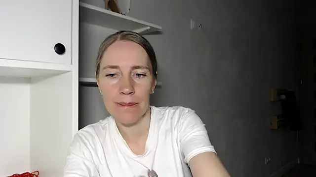 Javelinka লাইভ XXX চ্যাট