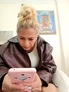 _Zoe_777 Adlı Modelin Canlı XXX Sohbeti