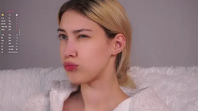 AngelicRice élő XXX-chatje