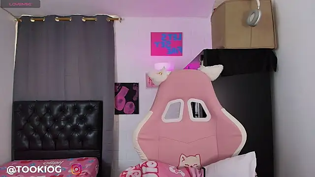 TOOKIOG_'s Live XXX Chat