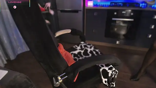 emlanaのライブXXXチャット