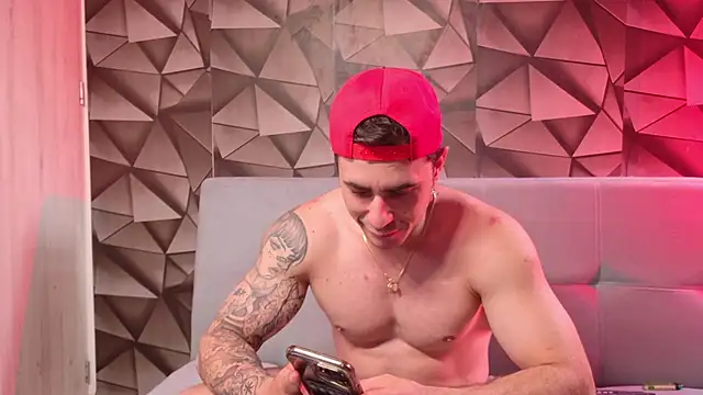 Latino_stud4u Pertunjukan Webcam
