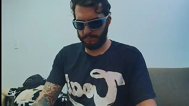 Chat +18 de thomas_gun ao vivo