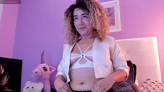 Charlotte11-11's Live XXX Chat