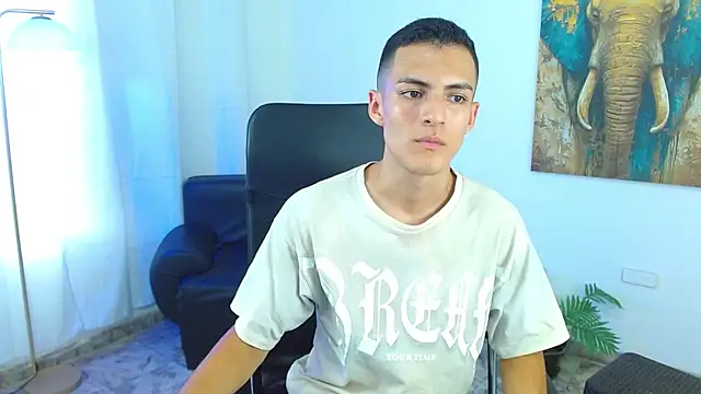 Matiius18 Show Webcam