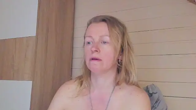 I_AM_MILF's Live XXX Chat