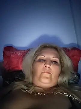 Divineblond 现场XXX聊天