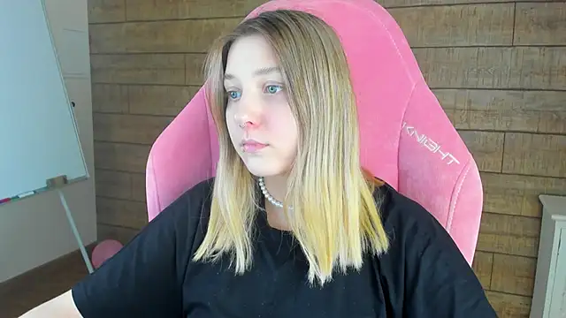 TinnaBurton's Live XXX Chat
