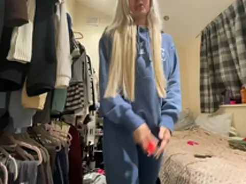 Chiaraxo- – Naživo XXX chat