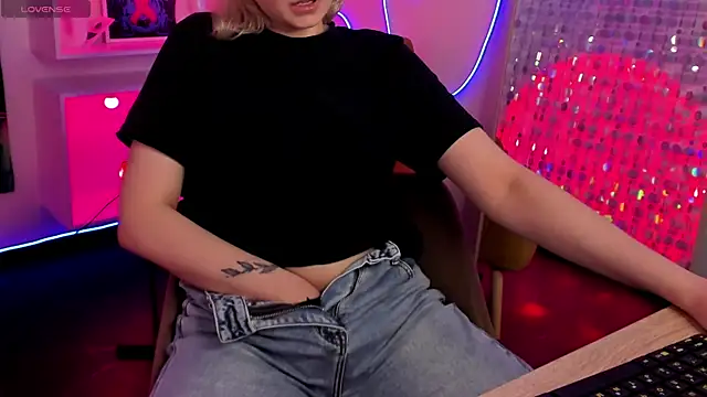 دردشة StephanieSweety الجنسية المباشرة