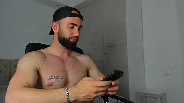 cloudymastersss élő XXX-chatje