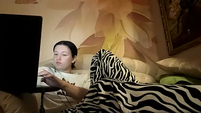 ReneeBossi 即時 XXX 聊天