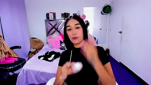 Luna_Analya élő XXX-chatje