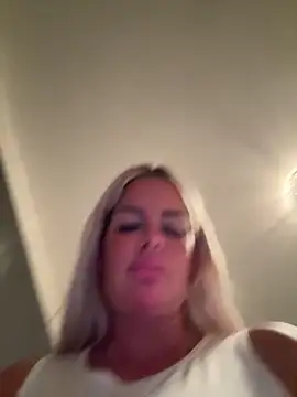 Juliaboobqueen Webcamshow
