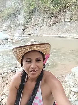 esmeralda_li Adlı Modelin Canlı XXX Sohbeti