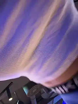 Chat +18 de F3ckd0lllucy ao vivo