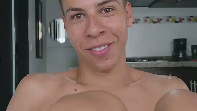 XXX chat uživo modela grey___27