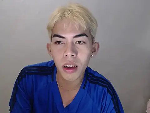 Urhotsilverboy 即時 XXX 聊天