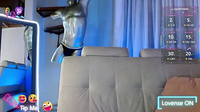 DanniHotBoy02 Adlı Modelin Canlı XXX Sohbeti