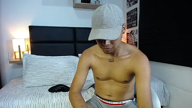 mathiasthompson – webcam-show