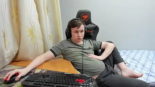 iliaskrislove's Live XXX Chat