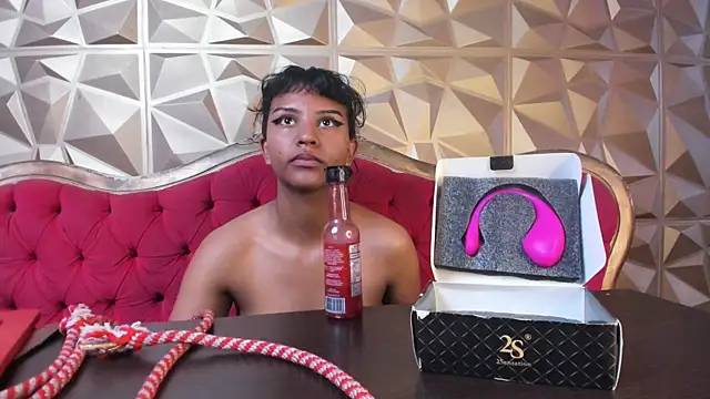 XXX chat uživo modela Servant_of_Pain