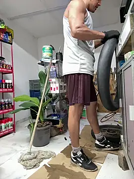 Paul22cm- Show in webcam