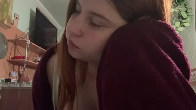 EmmaLovelyBB's Live XXX Chat