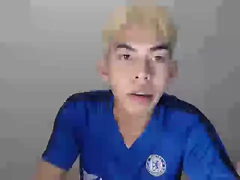 Urhotsilverboy Chat XXX live