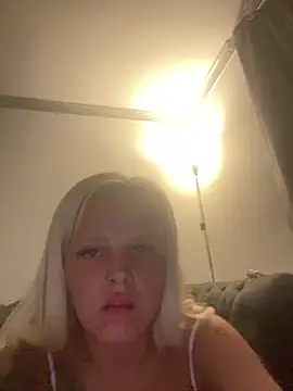 BlondeMilfXo: вебкам-шоу