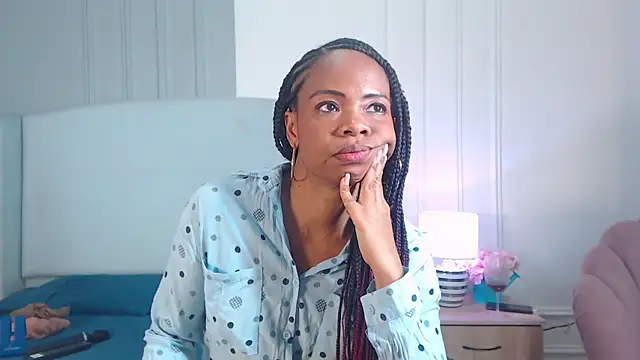 ChantalGarner's Live XXX Chat
