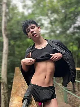 yoursexyjose Webcamshow