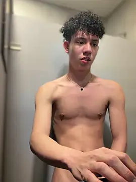 yoursexyjose Show Webcam