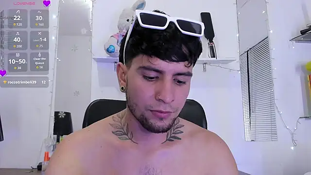 Show modela StefanoBigCock na web-kameri