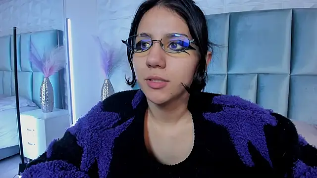 HollyPeach's Live XXX Chat
