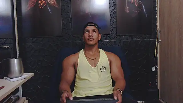 viktor_herrera's Live XXX Chat