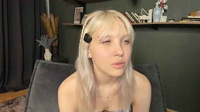 DelorisDetrich webkamerás műsora
