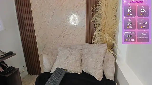 Atiena_ live XXX chat