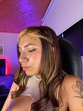 Isabella18_pinkのライブXXXチャット